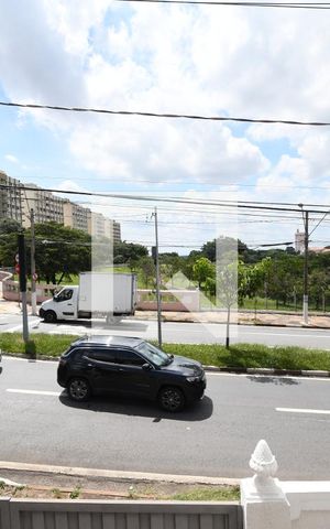 Casa à venda com 182m², 3 quartos e 8 vagasQuarto 2 - Vista