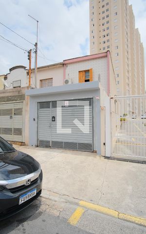 Casa à venda com 120m², 2 quartos e 1 vagaFachada