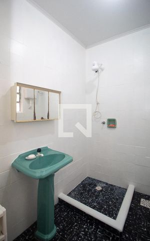 Apartamento à venda com 74m², 2 quartos e sem vaga Apartamento à venda com 74m², 2 quartos e sem vagaBanheiro