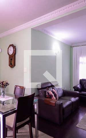 Casa à venda com 166m², 3 quartos e 4 vagas Casa à venda com 166m², 3 quartos e 4 vagasSala