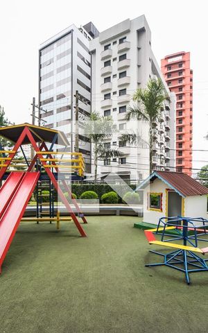 Apartamento à venda com 141m², 3 quartos e 6 vagasPlayground