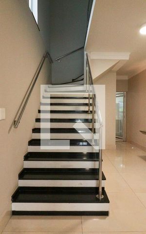 Casa para alugar com 300m², 3 quartos e 2 vagas Casa para alugar com 300m², 3 quartos e 2 vagasSala
