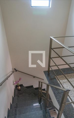 Casa à venda com 150m², 3 quartos e 3 vagasEscadas