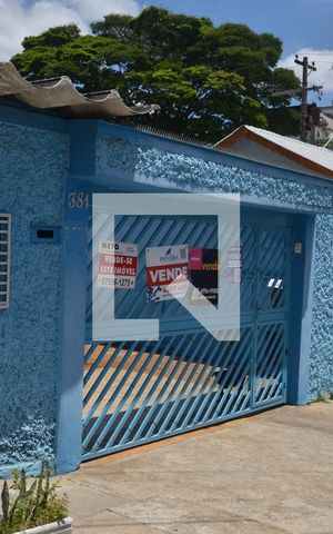 Casa à venda com 200m², 4 quartos e 4 vagasFachada