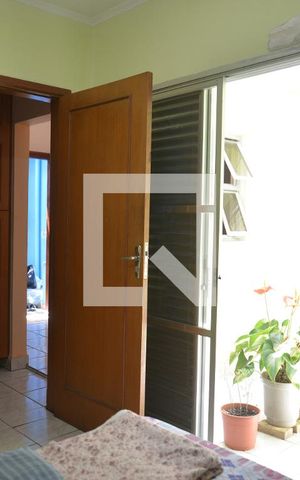 Casa à venda com 200m², 4 quartos e 4 vagasQuarto 2