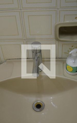 Casa à venda com 200m², 4 quartos e 4 vagasBanheiro Quarto 2
