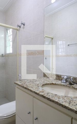 Casa à venda com 250m², 3 quartos e 4 vagasBanheiro da Suíte 2