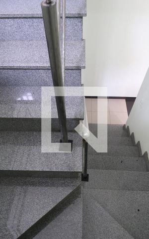 Casa à venda com 250m², 3 quartos e 4 vagasEscada