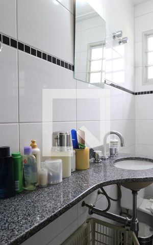 Casa à venda com 250m², 3 quartos e 4 vagasBanheiro da Suíte 1
