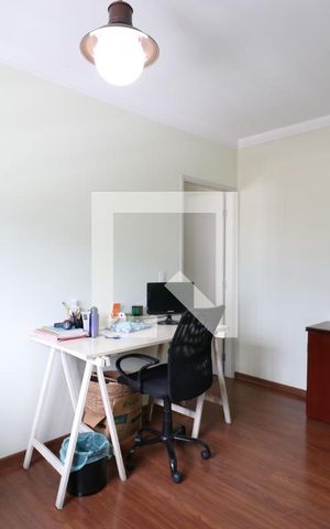 Casa à venda com 250m², 3 quartos e 4 vagasEscritório