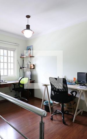 Casa à venda com 250m², 3 quartos e 4 vagasEscritório