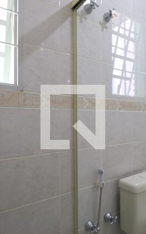 Casa à venda com 250m², 3 quartos e 4 vagasBanheiro da Suíte 2