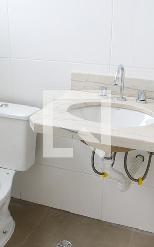 Apartamento à venda com 82m², 2 quartos e 2 vagas Apartamento à venda com 82m², 2 quartos e 2 vagasBanheiro da Suíte