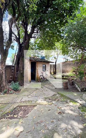 Casa à venda com 366m², 6 quartos e 2 vagas Casa à venda com 366m², 6 quartos e 2 vagasÁrea comum