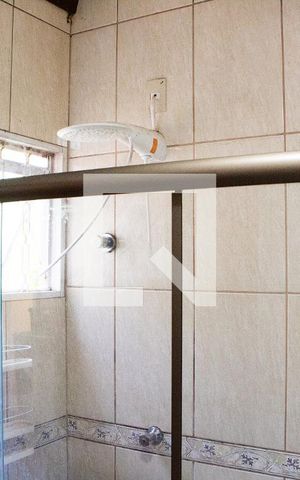 Casa à venda com 180m², 3 quartos e 1 vaga Casa à venda com 180m², 3 quartos e 1 vagaBanheiro Suíte