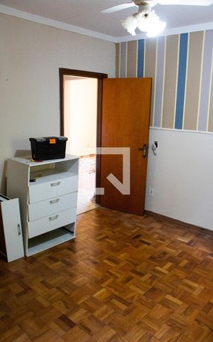Casa à venda com 180m², 3 quartos e 1 vaga Casa à venda com 180m², 3 quartos e 1 vagaSuíte