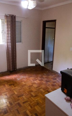 Casa à venda com 180m², 3 quartos e 1 vaga Casa à venda com 180m², 3 quartos e 1 vagaSuíte