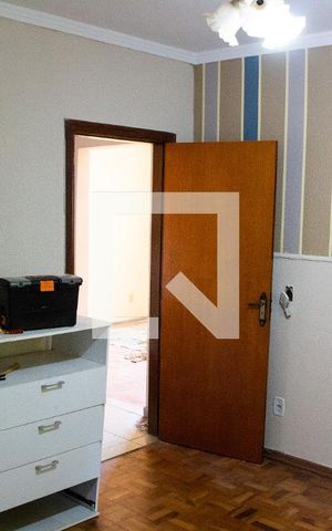 Casa à venda com 180m², 3 quartos e 1 vaga Casa à venda com 180m², 3 quartos e 1 vagaSuíte