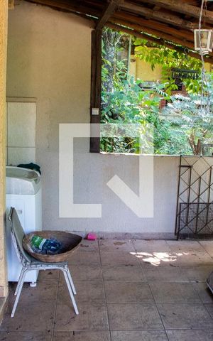 Casa à venda com 180m², 3 quartos e 1 vaga Casa à venda com 180m², 3 quartos e 1 vagaÁrea de serviço