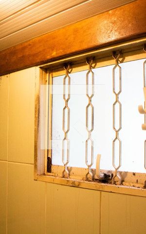 Casa à venda com 180m², 3 quartos e 1 vaga Casa à venda com 180m², 3 quartos e 1 vagaBanheiro