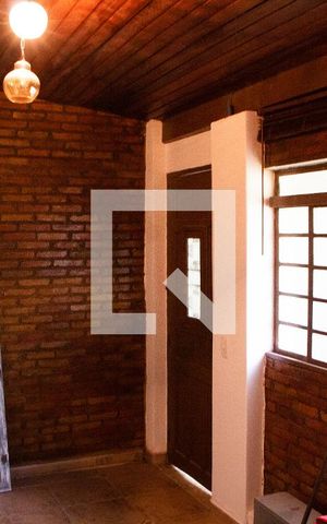 Casa à venda com 180m², 3 quartos e 1 vaga Casa à venda com 180m², 3 quartos e 1 vagaSala
