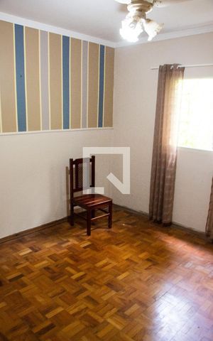 Casa à venda com 180m², 3 quartos e 1 vaga Casa à venda com 180m², 3 quartos e 1 vagaSuíte