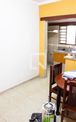 Casa à venda com 180m², 3 quartos e 1 vaga Casa à venda com 180m², 3 quartos e 1 vagaCopa