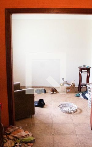 Casa à venda com 180m², 3 quartos e 1 vaga Casa à venda com 180m², 3 quartos e 1 vagaSala