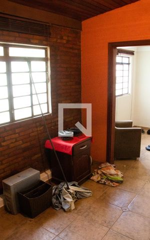 Casa à venda com 180m², 3 quartos e 1 vaga Casa à venda com 180m², 3 quartos e 1 vagaSala