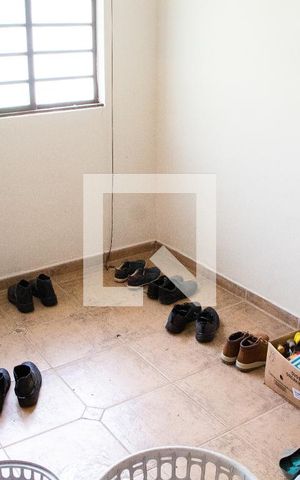 Casa à venda com 180m², 3 quartos e 1 vaga Casa à venda com 180m², 3 quartos e 1 vagaSala