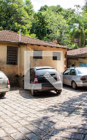 Casa à venda com 180m², 3 quartos e 1 vaga Casa à venda com 180m², 3 quartos e 1 vagaFachada