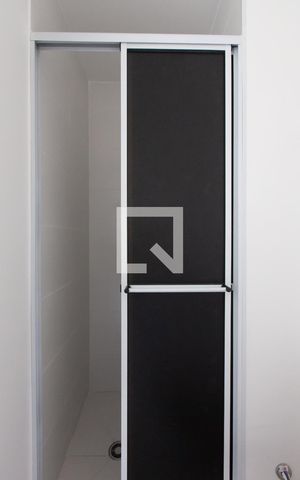 Apartamento para alugar com 33m², 2 quartos e sem vaga Apartamento para alugar com 33m², 2 quartos e sem vagaBanheiro