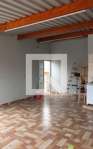 Casa para alugar com 200m², 4 quartos e 1 vagaSalão/Solário