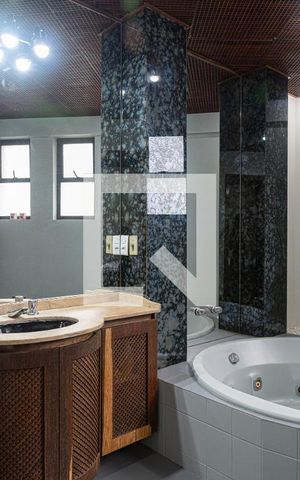 Apartamento à venda com 152m², 3 quartos e 2 vagas Apartamento à venda com 152m², 3 quartos e 2 vagasBanheiro da Suíte