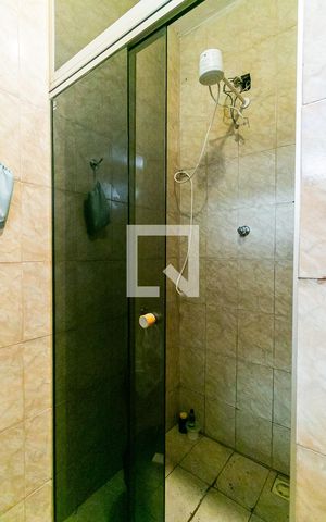 Casa à venda com 450m², 2 quartos e sem vaga Casa à venda com 450m², 2 quartos e sem vagaBanheiro