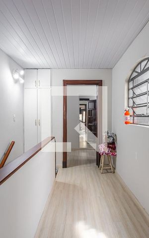 Casa à venda com 200m², 2 quartos e 1 vaga Casa à venda com 200m², 2 quartos e 1 vagaCorredor