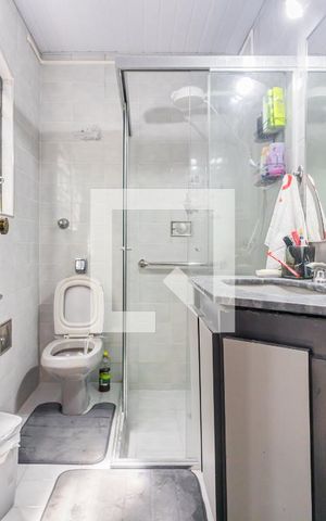 Casa à venda com 200m², 2 quartos e 1 vaga Casa à venda com 200m², 2 quartos e 1 vagaBanheiro