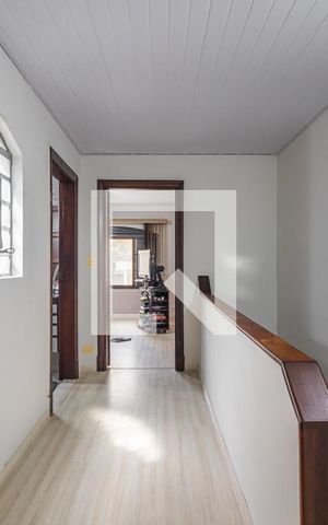 Casa à venda com 200m², 2 quartos e 1 vaga Casa à venda com 200m², 2 quartos e 1 vagaCorredor