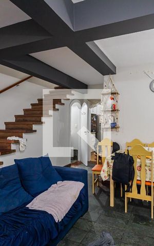 Casa à venda com 200m², 2 quartos e 1 vaga Casa à venda com 200m², 2 quartos e 1 vagaSala