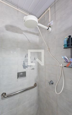 Casa à venda com 200m², 2 quartos e 1 vaga Casa à venda com 200m², 2 quartos e 1 vagaBanheiro