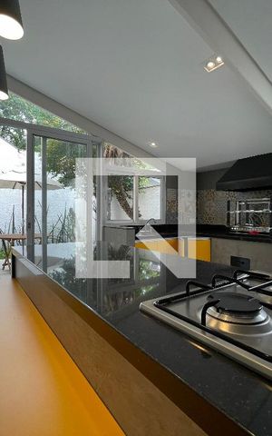Casa de condomínio para alugar com 300m², 5 quartos e 4 vagas Casa de condomínio para alugar com 300m², 5 quartos e 4 vagasÁrea gourmet