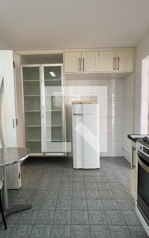 Casa de condomínio para alugar com 300m², 5 quartos e 4 vagas Casa de condomínio para alugar com 300m², 5 quartos e 4 vagasCozinha