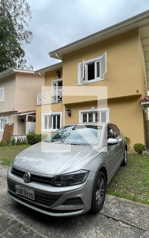 Casa de condomínio para alugar com 300m², 5 quartos e 4 vagas Casa de condomínio para alugar com 300m², 5 quartos e 4 vagasFachada