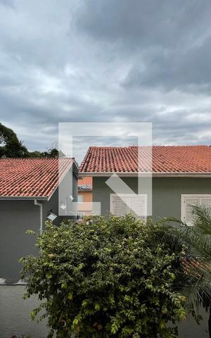 Casa de condomínio para alugar com 300m², 5 quartos e 4 vagas Casa de condomínio para alugar com 300m², 5 quartos e 4 vagasVista