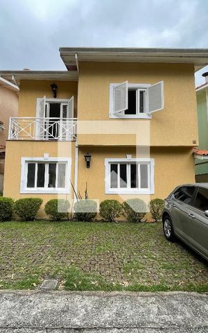 Casa de condomínio para alugar com 300m², 5 quartos e 4 vagas Casa de condomínio para alugar com 300m², 5 quartos e 4 vagasFachada