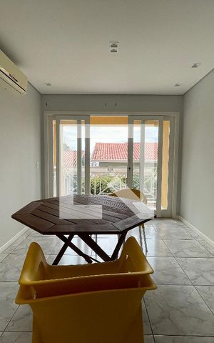 Casa de condomínio para alugar com 300m², 5 quartos e 4 vagas Casa de condomínio para alugar com 300m², 5 quartos e 4 vagasSala