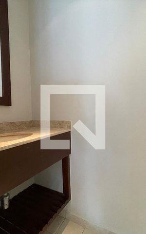 Casa de condomínio para alugar com 300m², 5 quartos e 4 vagas Casa de condomínio para alugar com 300m², 5 quartos e 4 vagaslavabo 2