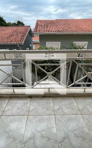 Casa de condomínio para alugar com 300m², 5 quartos e 4 vagas Casa de condomínio para alugar com 300m², 5 quartos e 4 vagasVaranda Sala