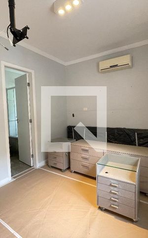 Casa de condomínio para alugar com 300m², 5 quartos e 4 vagas Casa de condomínio para alugar com 300m², 5 quartos e 4 vagassuíte 4