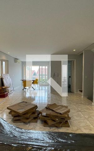 Casa de condomínio para alugar com 300m², 5 quartos e 4 vagas Casa de condomínio para alugar com 300m², 5 quartos e 4 vagasSala